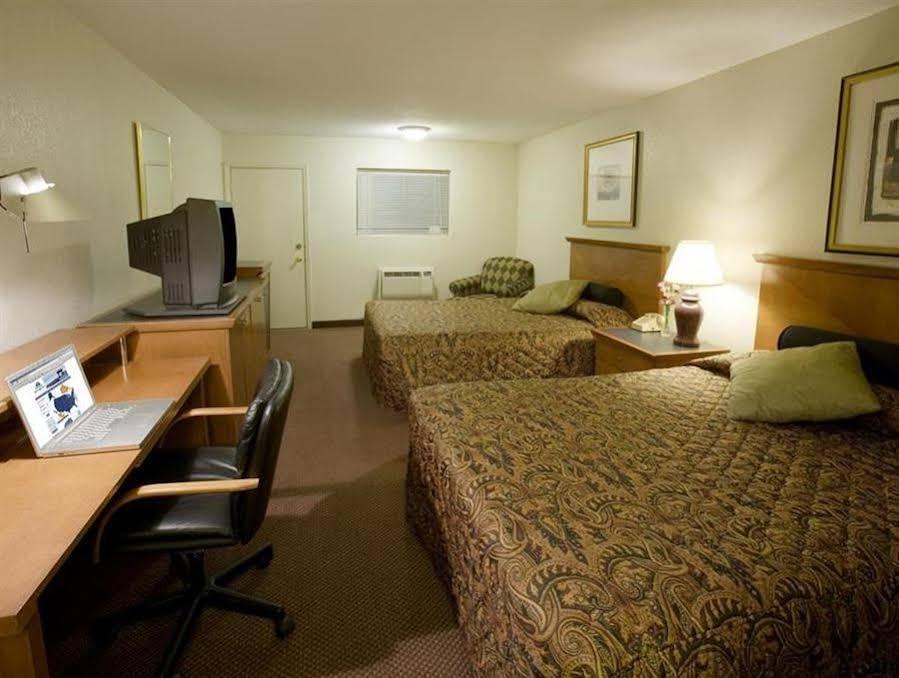 Americas Best Value Inn - Edna Esterno foto