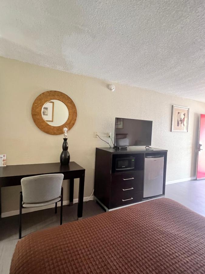 Americas Best Value Inn - Edna Esterno foto